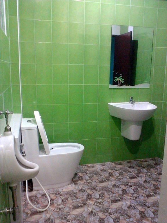 Baan Benjathip Hostel Amphawa Room photo